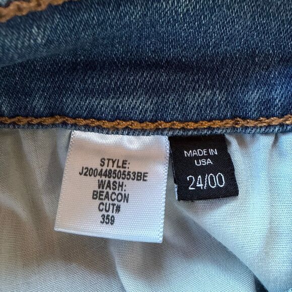 NWOT Veronica Beard Carolyn Button Fly Baby Boot Dolphin Hem Jean in Beacon Wash - Picture 8 of 11